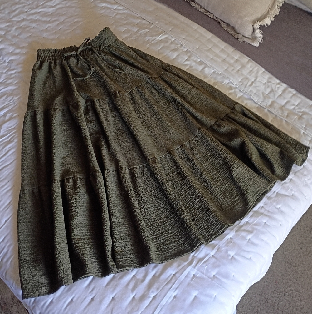 Olive Green Skirt - Picture 1 of 3